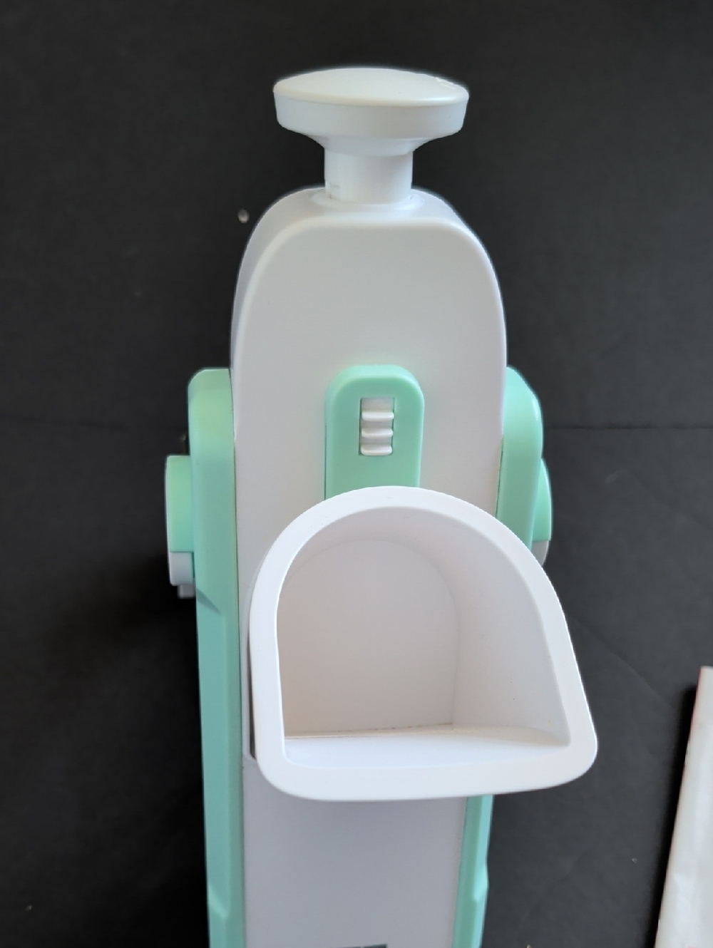 Dash White and Mint Green Manual Kitchen Tool